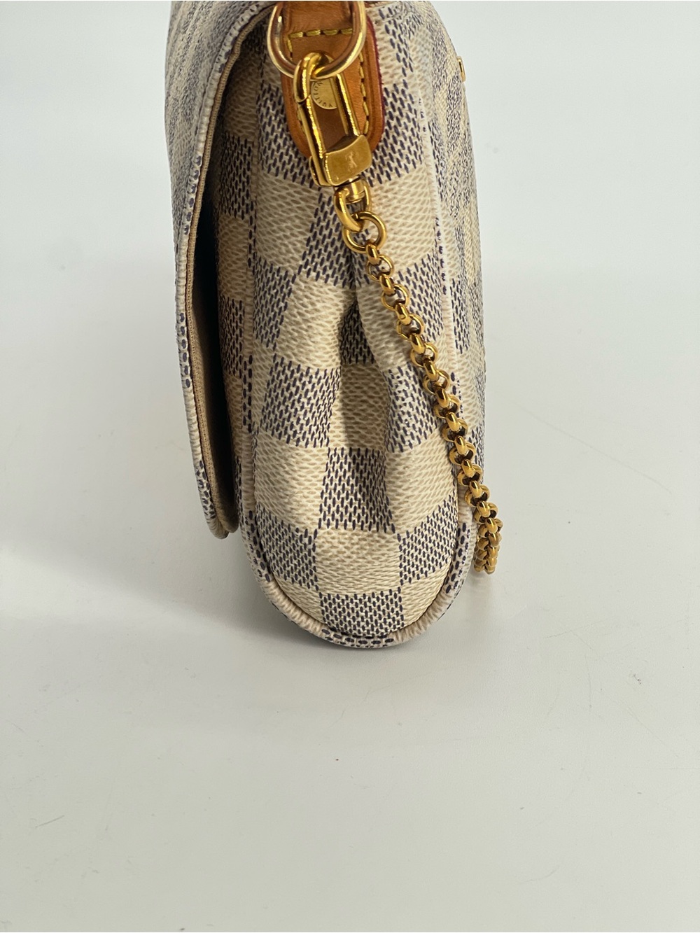 Louis Vuitton Damier Azur Favorite PM Crossbody Bag - Picture 4 of 12